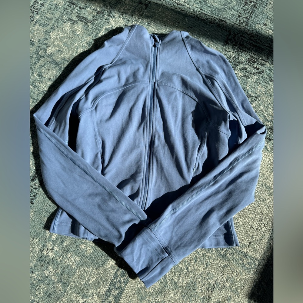 EUC lululemon define jacket sz 8 blue